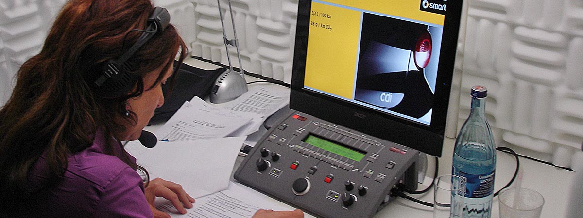 Schulungen und Service für Dolmetscherinnen und Dolmetscher